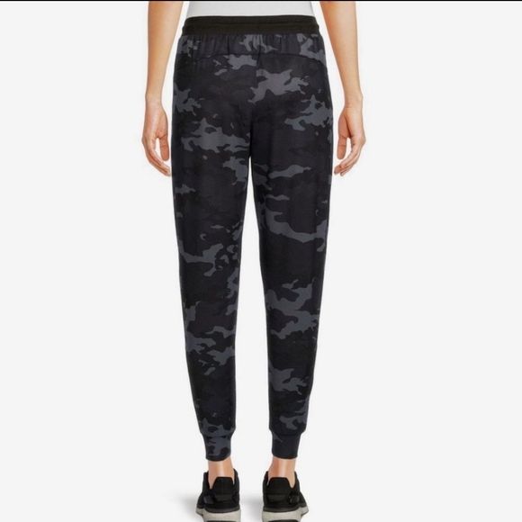 Avia Commuter Joggers Black Camo Size XXL NWT! - Picture 2 of 5